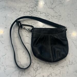 Coach Black Leather Small Crossbody Swingpack SoHo Bag Purse
